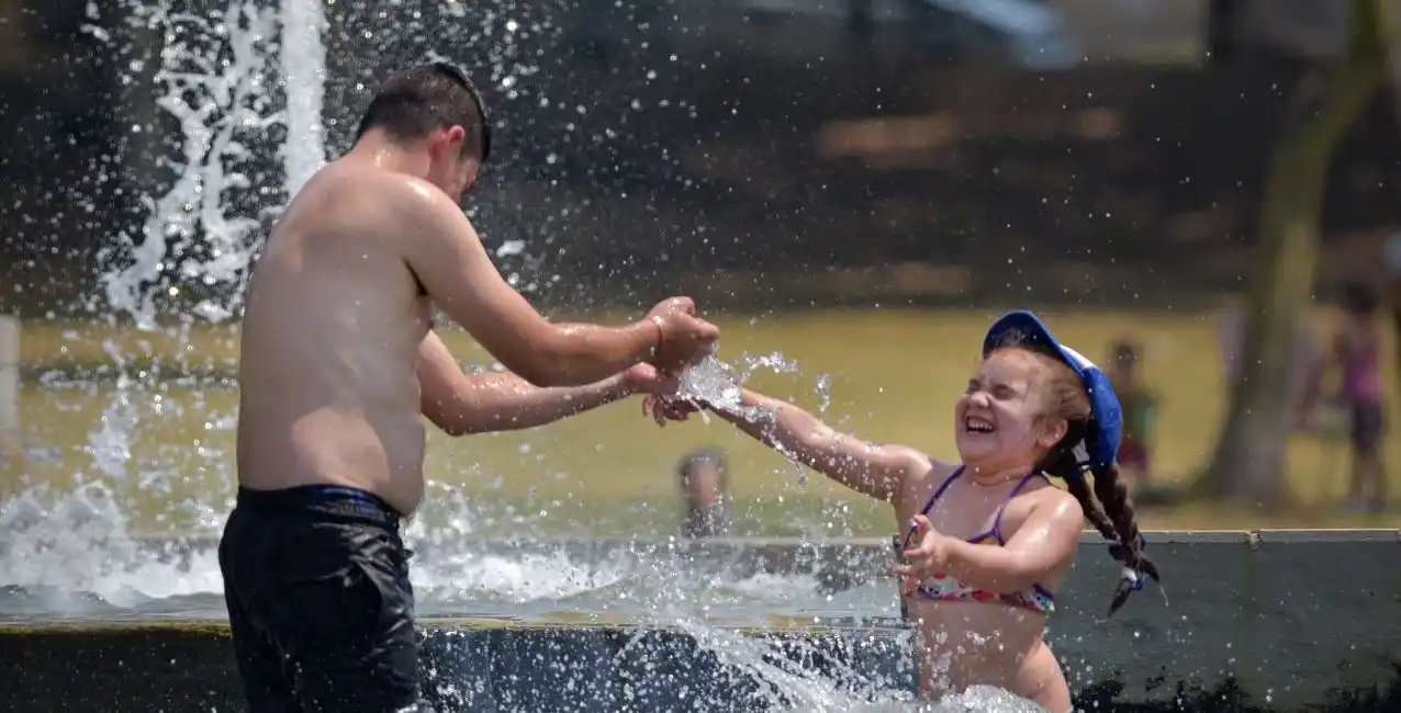 Viernes nublado y caluroso en la ciudad de Santa Fe