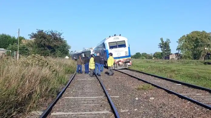 Descarriló un tren con 60 pasajeros en Mercedes