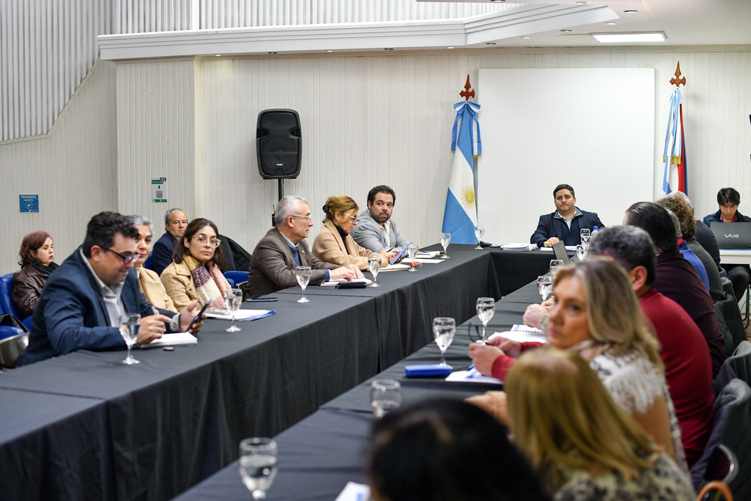 El Gobierno provincial propuso un cinco por ciento de aumento para julio y una suma fija de 120.000 pesos a docentes