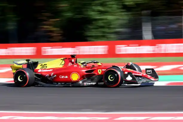Leclerc hizo la pole en Monza