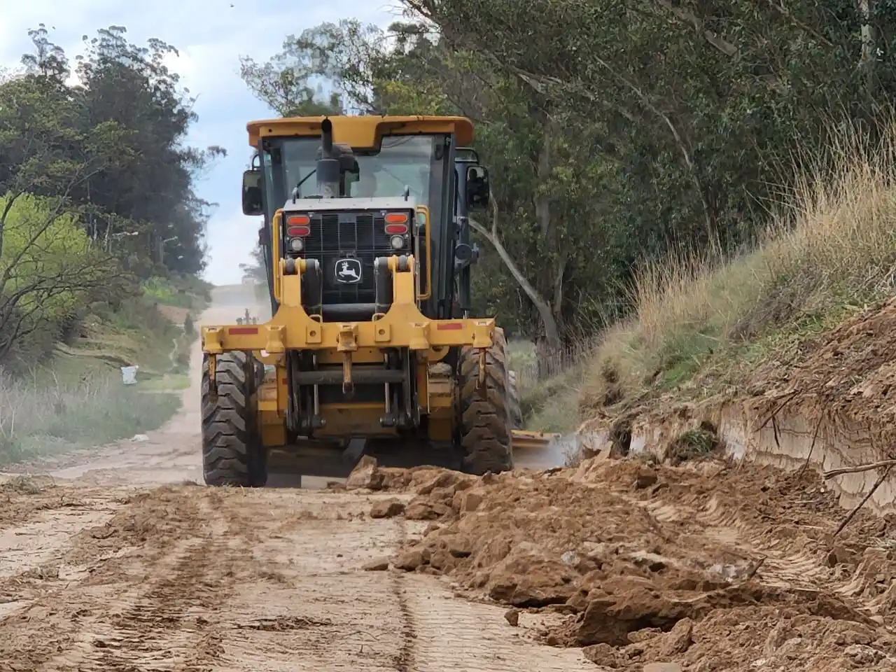 El Municipio y la Cooperativa Vial trabajan en el mejorado y arenado de avenida Circunvalación