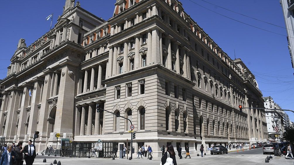 El Gobierno presenta ante la Corte sus pruebas para la suspensión de las clases presenciales 