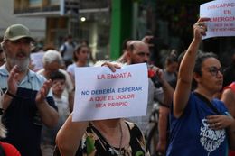 Se realizó una marcha en el centro de la ciudad en reclamo de la aplicación de la Ley de Emergencia en Discapacidad