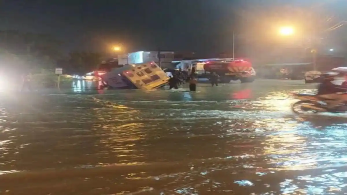EL AGUA LES LLEGA A LOS MUSLOS alerta en varios municipios del estado Carabobo ante las fuertes lluvias (+ Video)