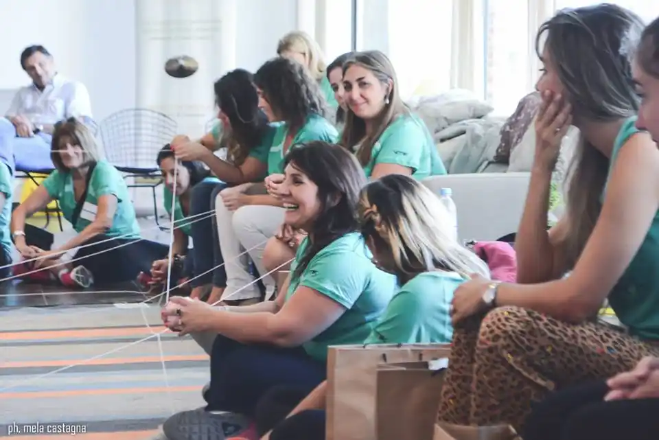 Mujeres en más de 170 ciudades del mundo, se reúnen simultaneamente  para realizar una nueva “Caminata de Mentoreo”