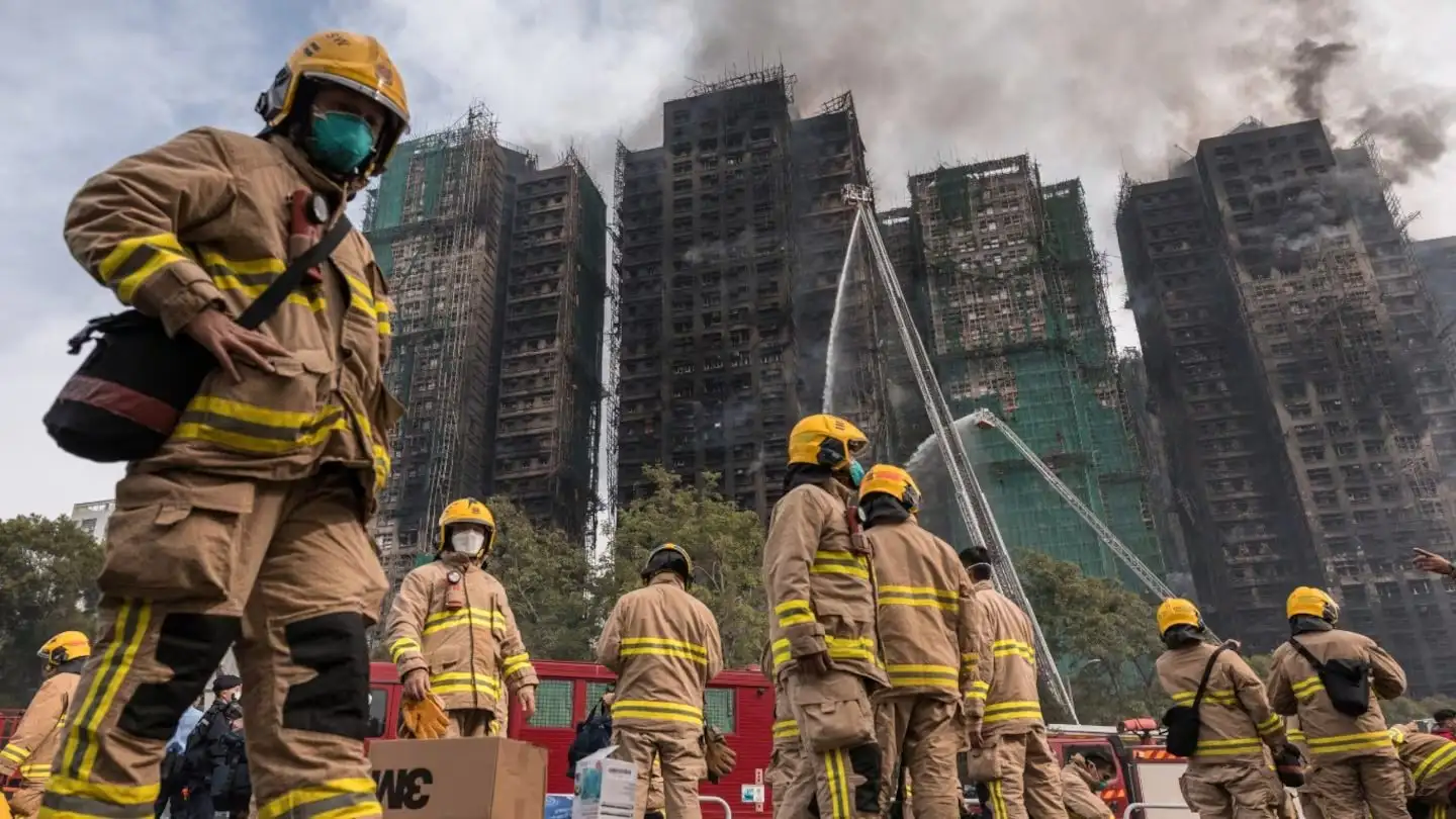Todavía buscan rescatar a más de 60 personas que siguen atrapadas y hay 250 desaparecidos. (Foto: AFP/Dale De La Rey).