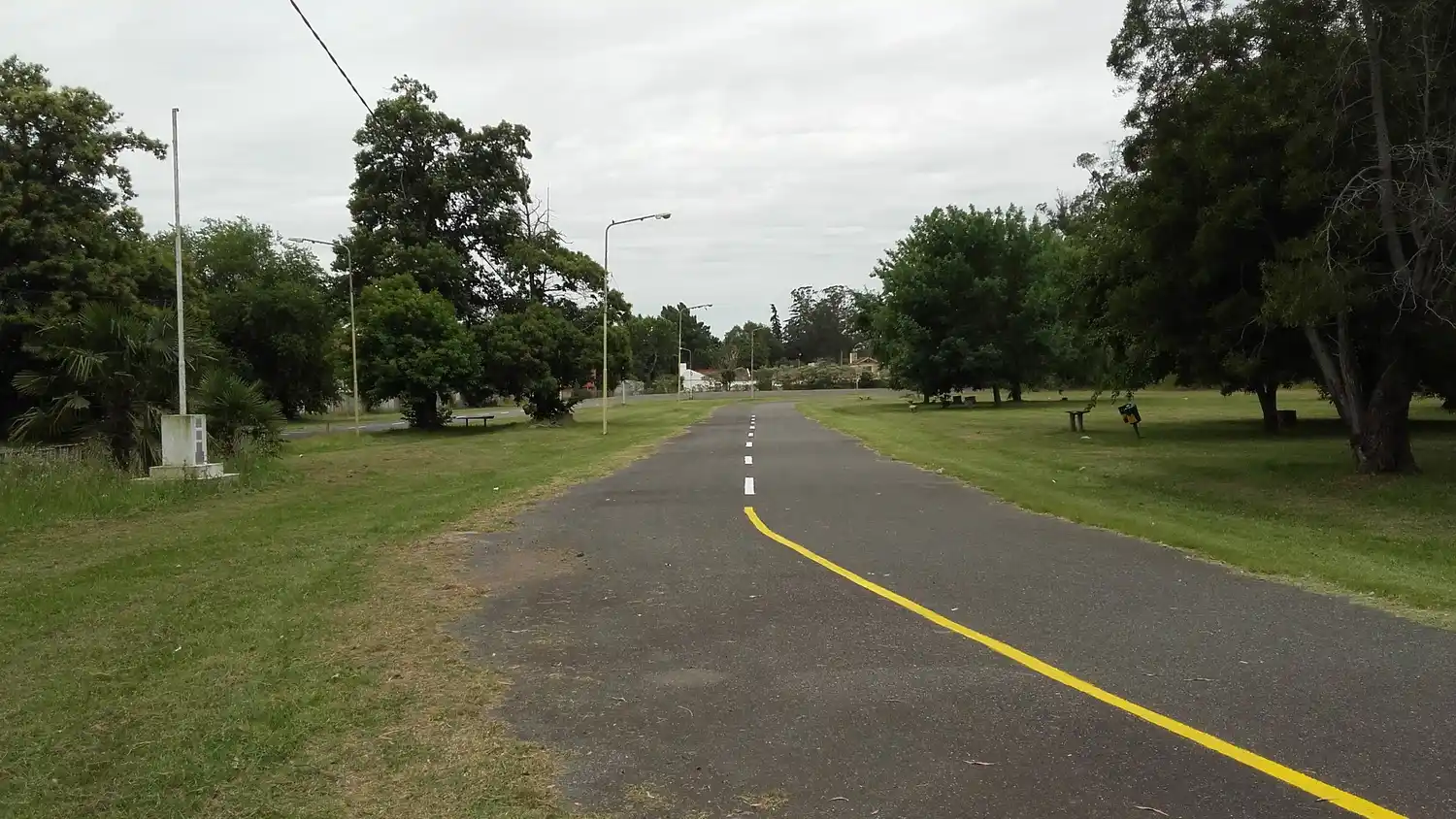 Obra de instalación eléctrica en el circuito de ciclismo “Juan Carlos Haedo