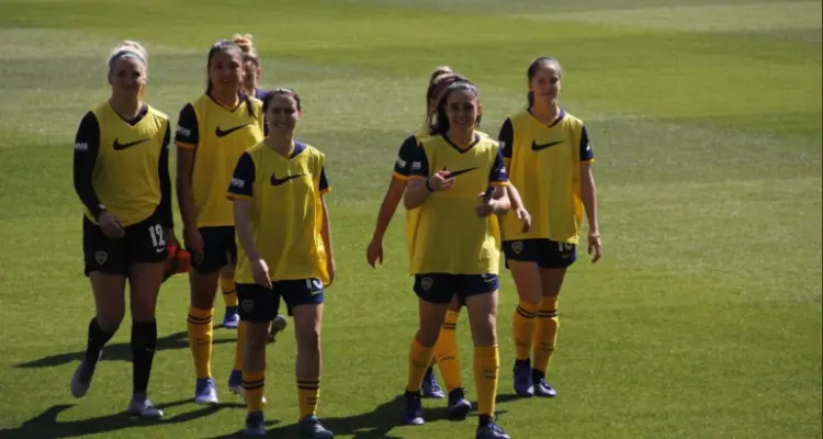 Con una asistencia de Ludmila Manicler en La Bombonera, Boca goleó a River en el primer Superclásico femenino de la era profesional