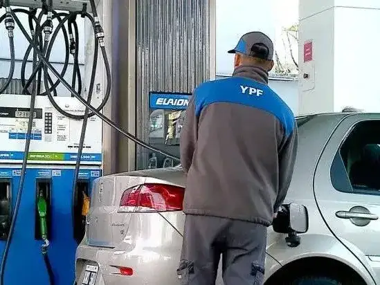 Nuevo golpe al bolsillo: se registró un 
aumento en el precio de los combustibles