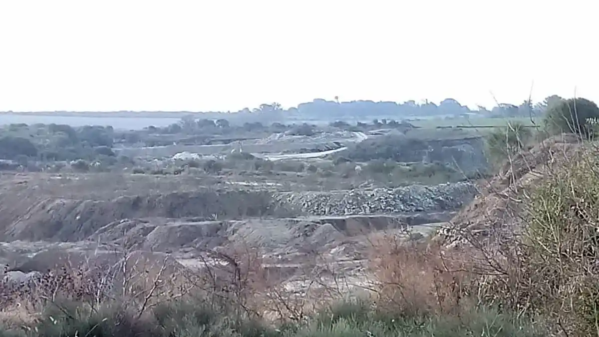 La Justicia ordenó suspender la extracción de arena