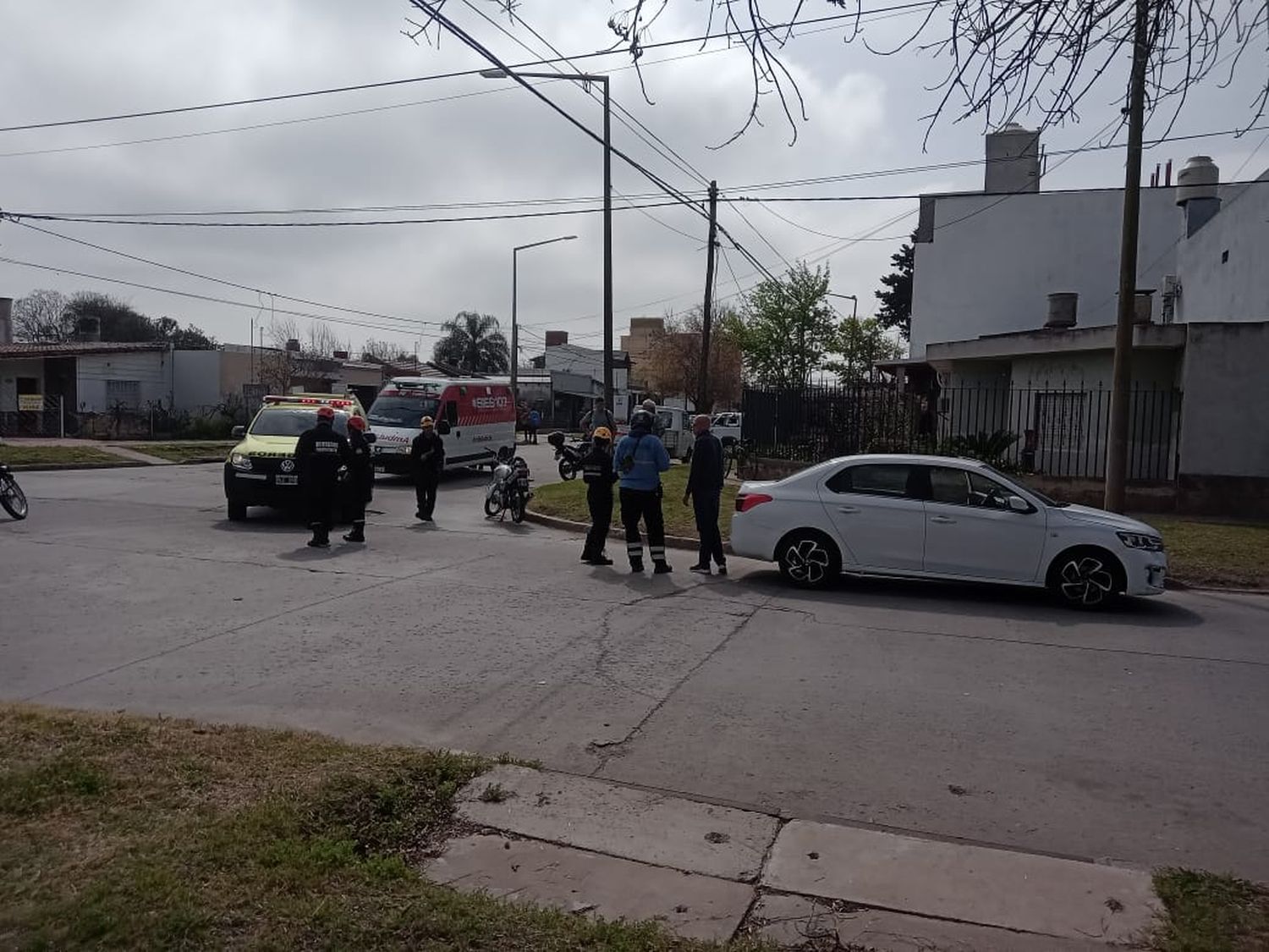 Afortunadamente, el motociclista no sufrió heridas de consideración.