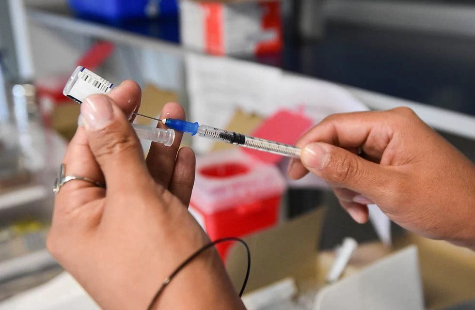 La provincia vacunará contra el dengue en AMBA