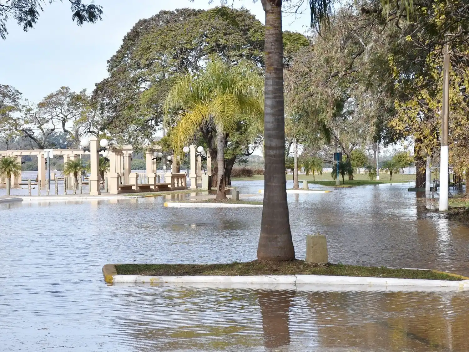 Continúa el operativo de evacuación en Concordia por la crecida del río Uruguay