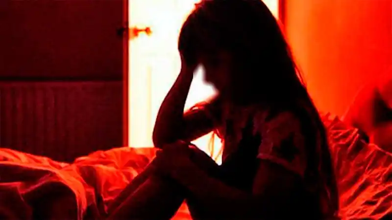 Detuvieron a mujer que entregaba a su hija de 8 años para que sea abusada