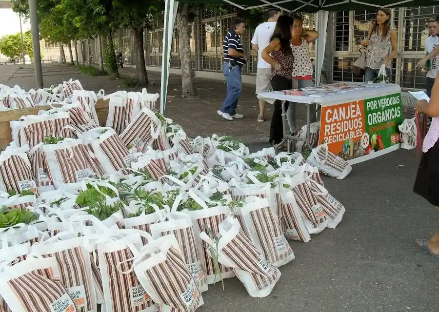 Ituzaingó: Jornada de Eco canje, un árbol por desechos reciclables