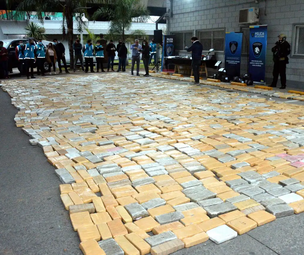 Secuestraron dos toneladas de marihuana y cayeron tres narcos