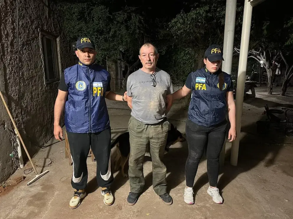 Luis Fernando Iribarren se fugó de prisión en 2024, durante una de sus salidas transitorias para estudiar, y fue recapturado días después en Santiago del Estero. Murió dos años después