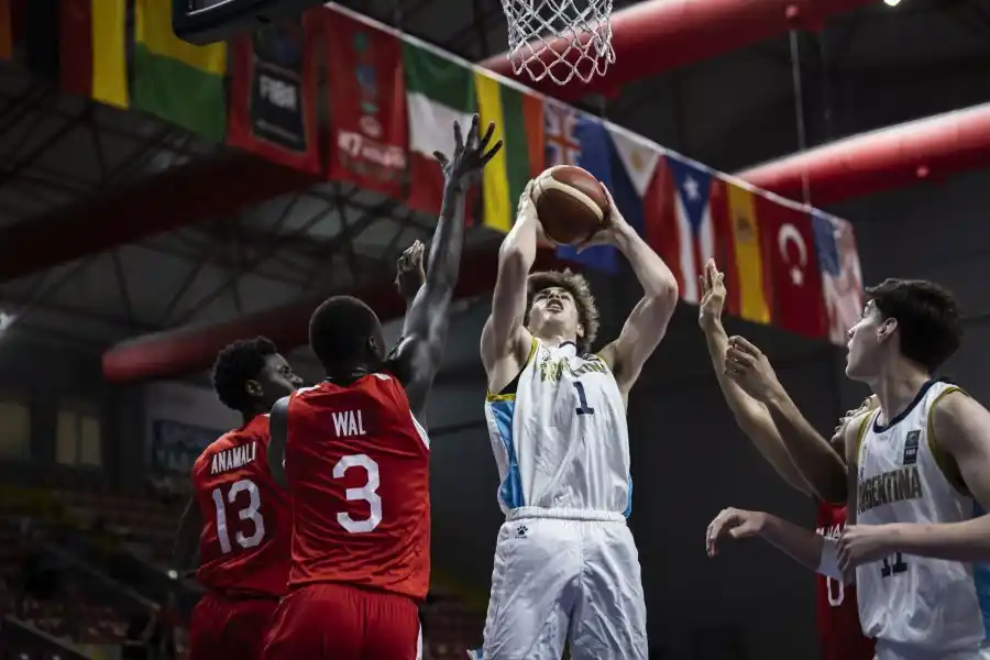 Argentina perdió con Canadá y jugará la reclasificación