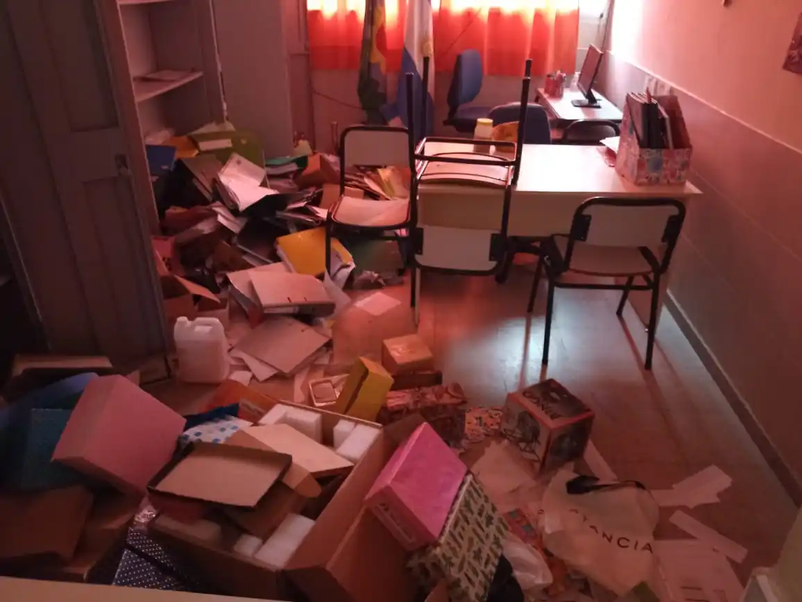 Robo Escuela primaria 14 - 7