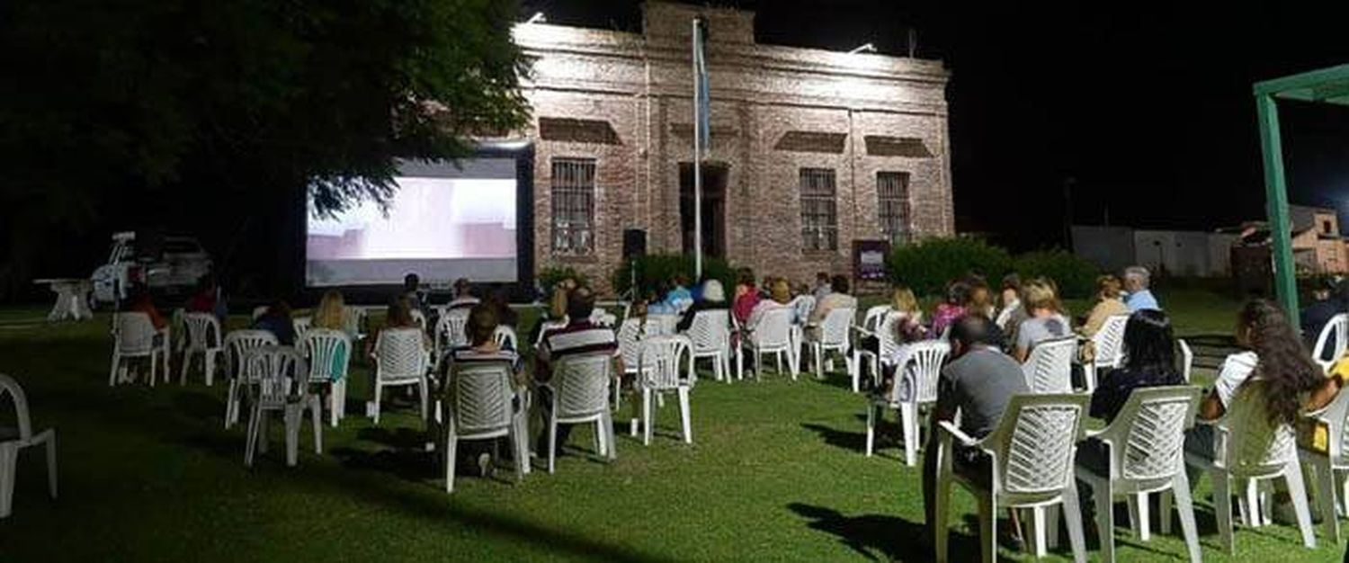 Continúa la recorrida del cinemóvil por las localidades entrerrianas