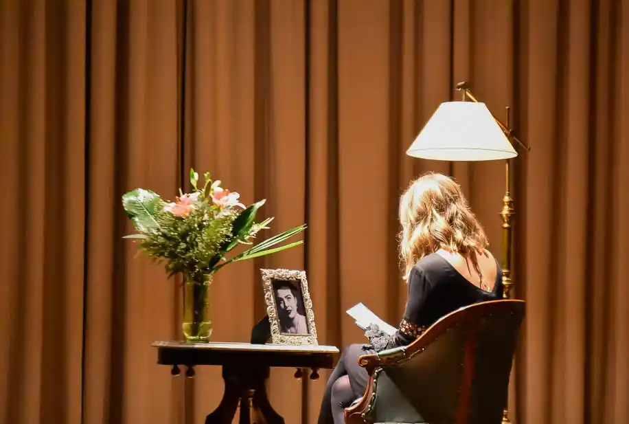 Se presenta el libro "Je Suis Mimí" en el Congreso de la Nación