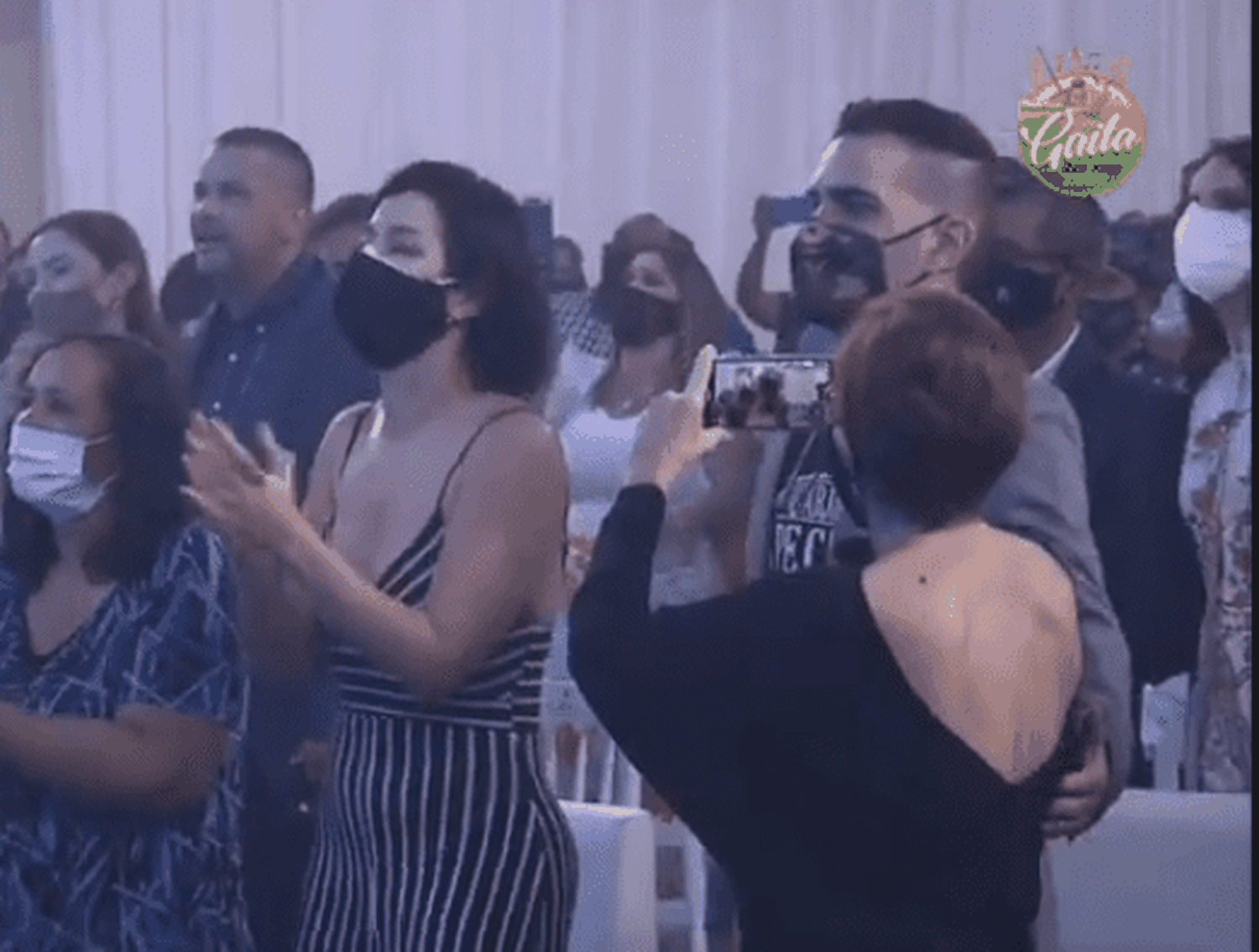 La familia de Daniel Alvarado agradeció el homenaje al cantante y actor. Foto: YouTube