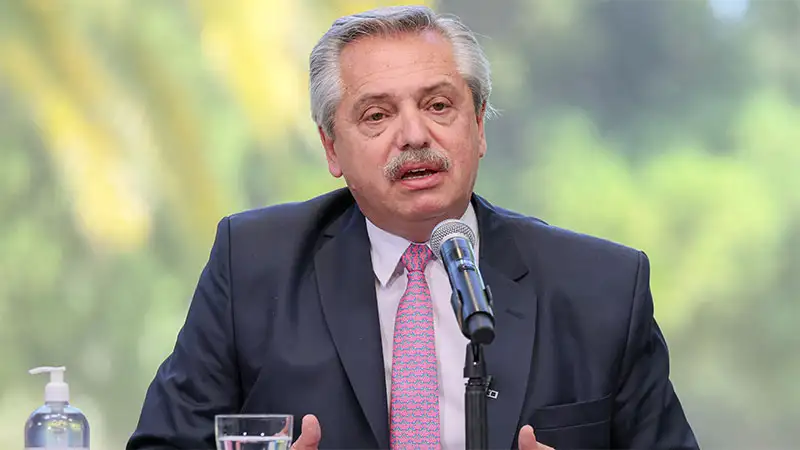 El Gobierno prevé haber vacunado todos los grupos de riesgo para marzo