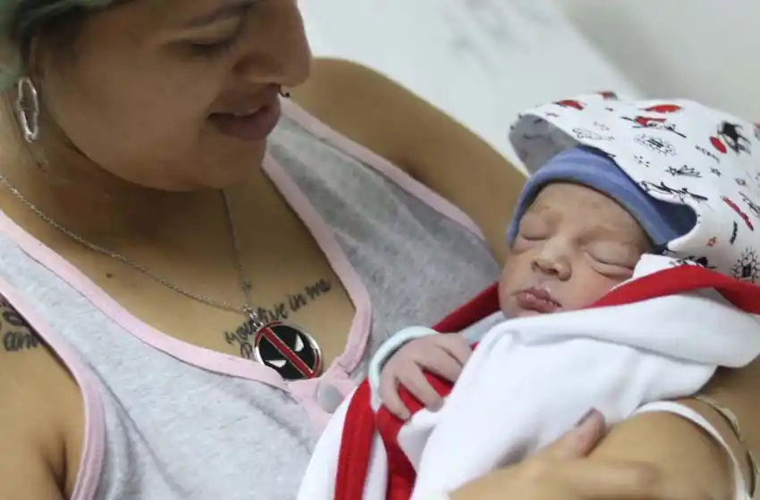 El primer rosarino en nacer en 2021 se llama Rodrigo, goza de buena salud y llegó por parto natural