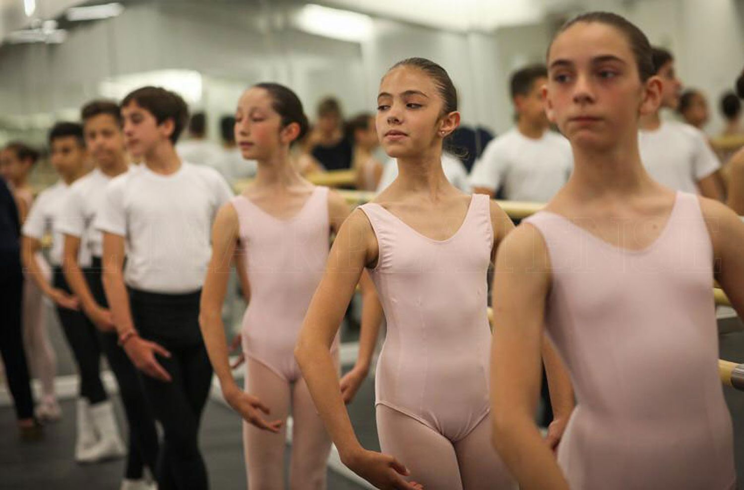 El ISA del Teatro Colón tuvo su muestra de fin de año en el Tronador