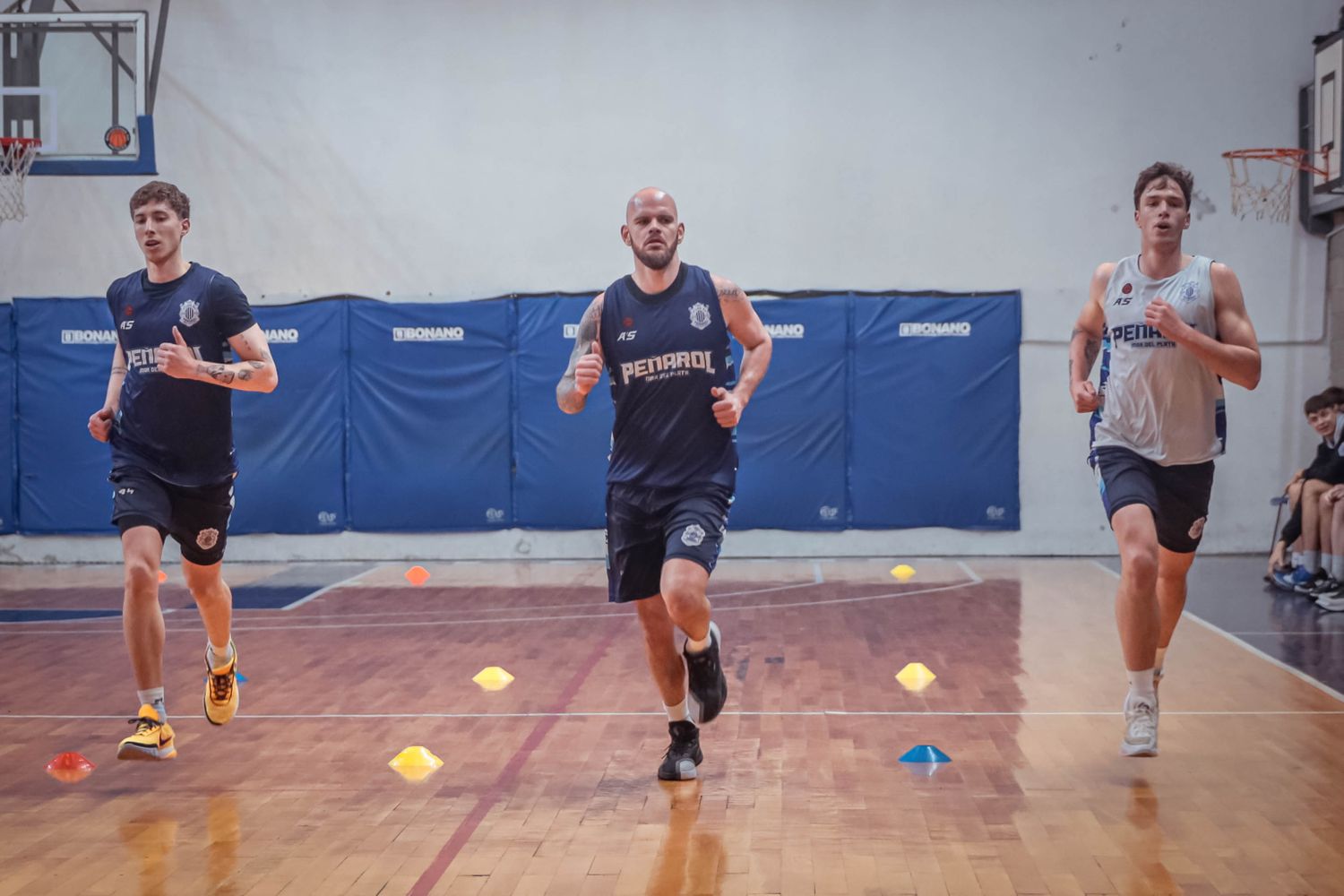 La pre-temporada de Peñarol tuvo su primeros movimientos.