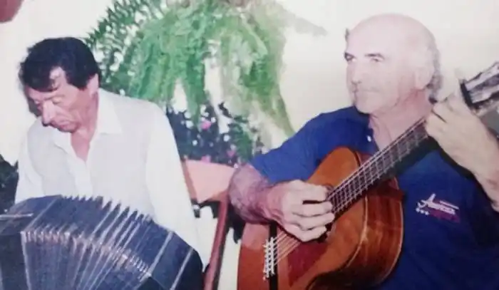 Rito Segundo Dominguez, guitarrero, cantor y compositor 