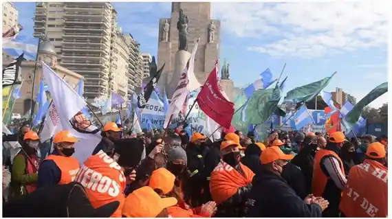 Paritarias récord: un grupo de trabajadores cobrará casi $1.000.000 mensuales como salario básico desde enero