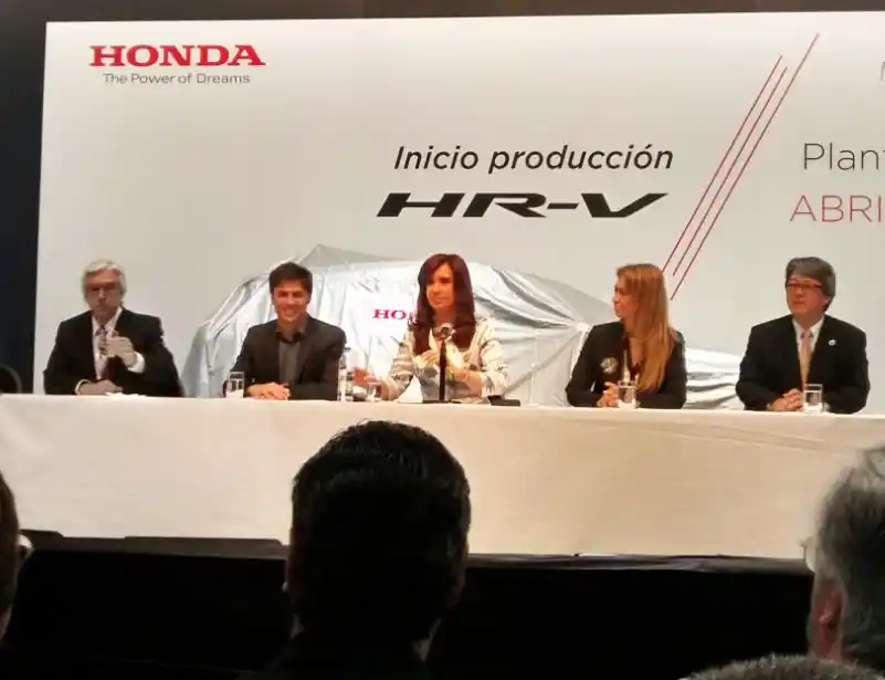 Cristina a empresarios: "Para aumentar inversión hay que reducir un cachito las ganancias"
