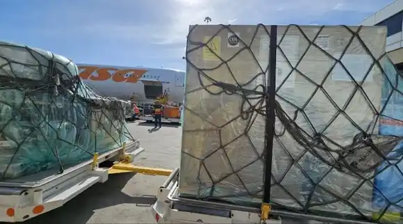 Llegaron más de 2 millones de dosis de vacunas procedentes de Irán