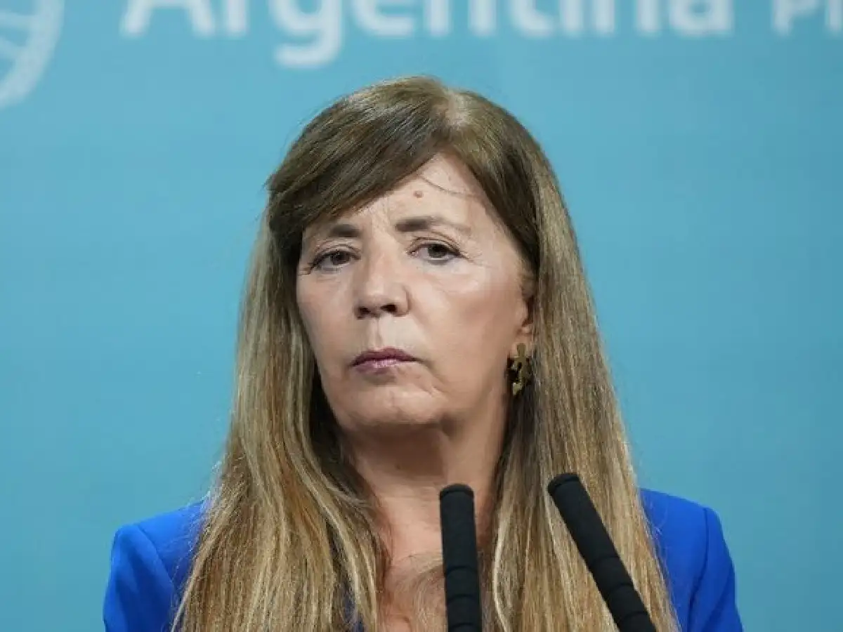 El Gobierno cruzó al titular de la Corte por criticar la emisión monetaria