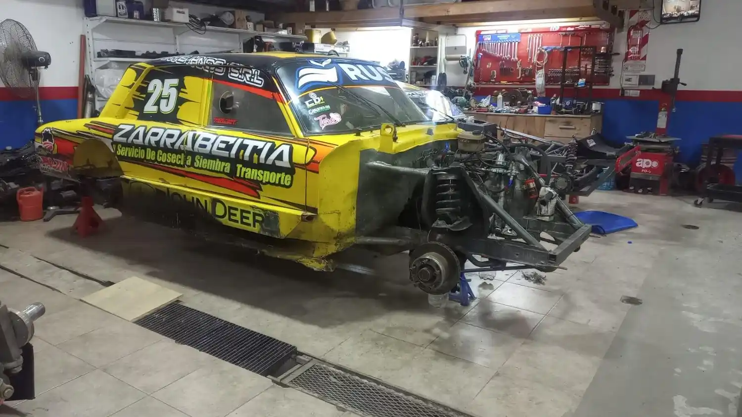 El Falcon de Zarrabeitía en plena preparación.

Foto Team Jara Suspensión