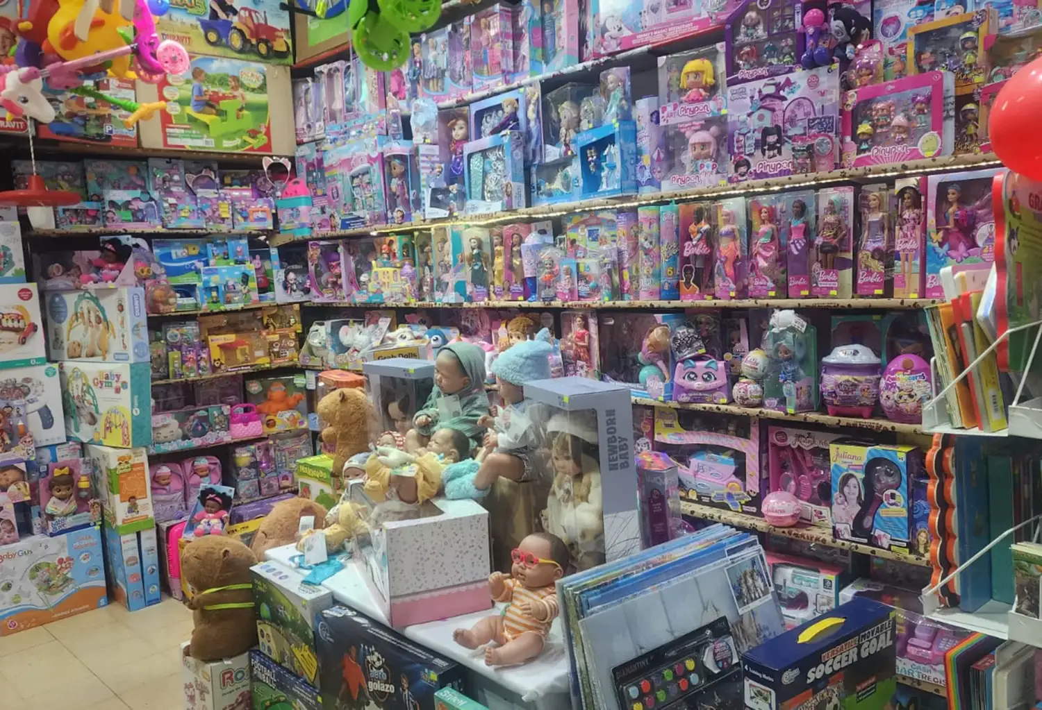 Productos nacionales e importados para regalar a los más chicos.