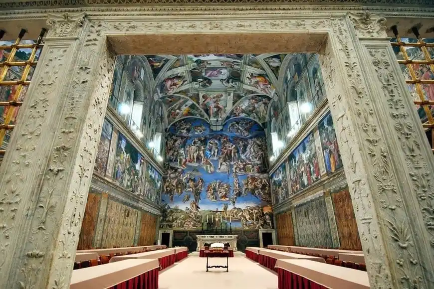 Los cardenales, momentos antes de dar comienzo a la elección del sucesor de Benedicto XVI. Reuters/Osservatore Romano