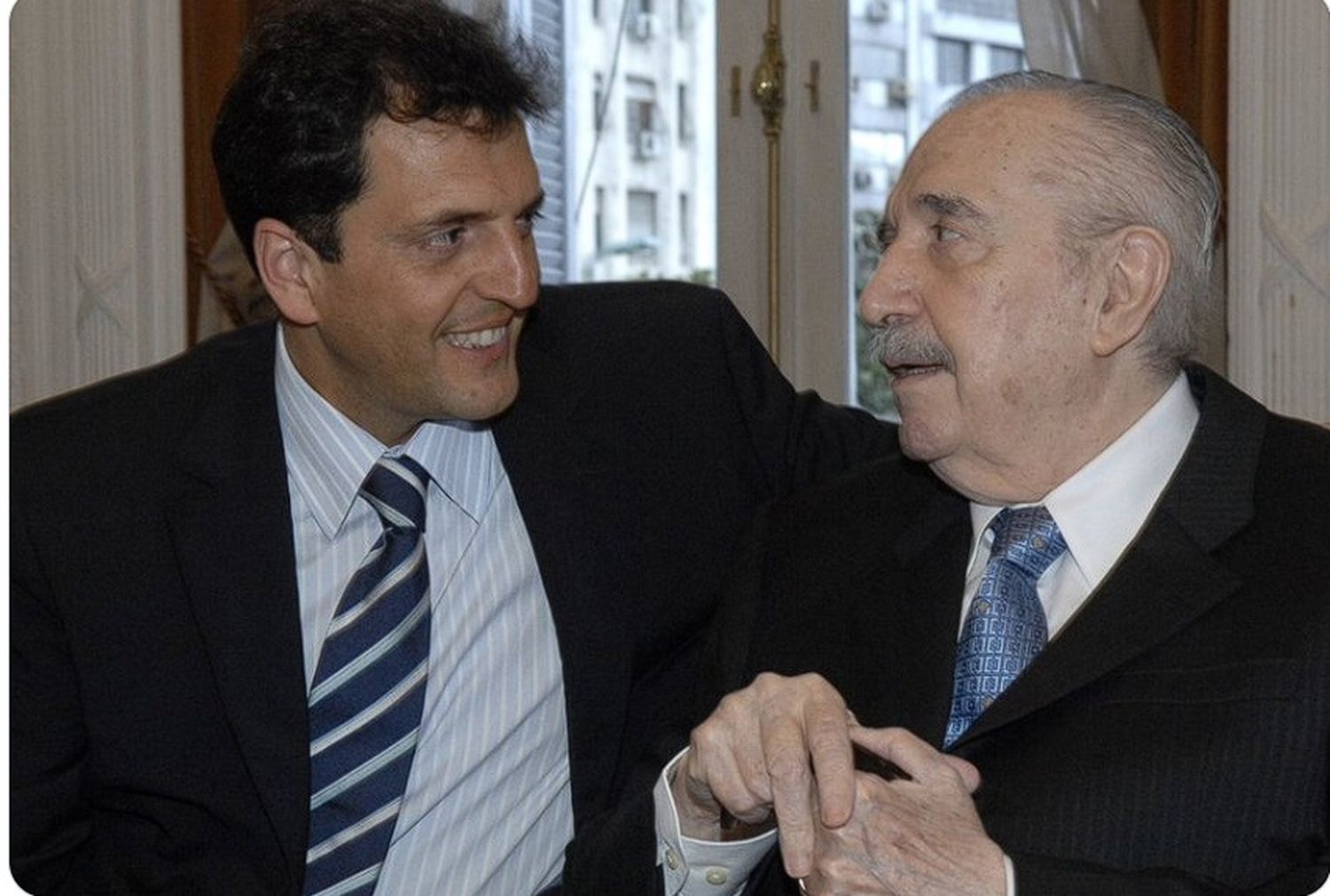 Massa homenajeó a Alfonsín y aseguró que no es kirchnerista