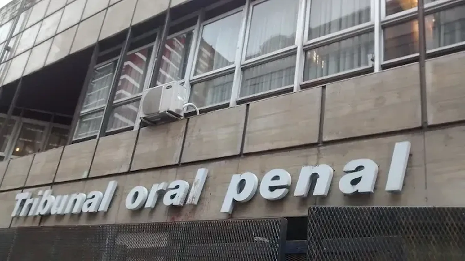 El juicio continuará el próximo lunes, cuando se espera la declaración del imputado, Roberto Tagliabué.