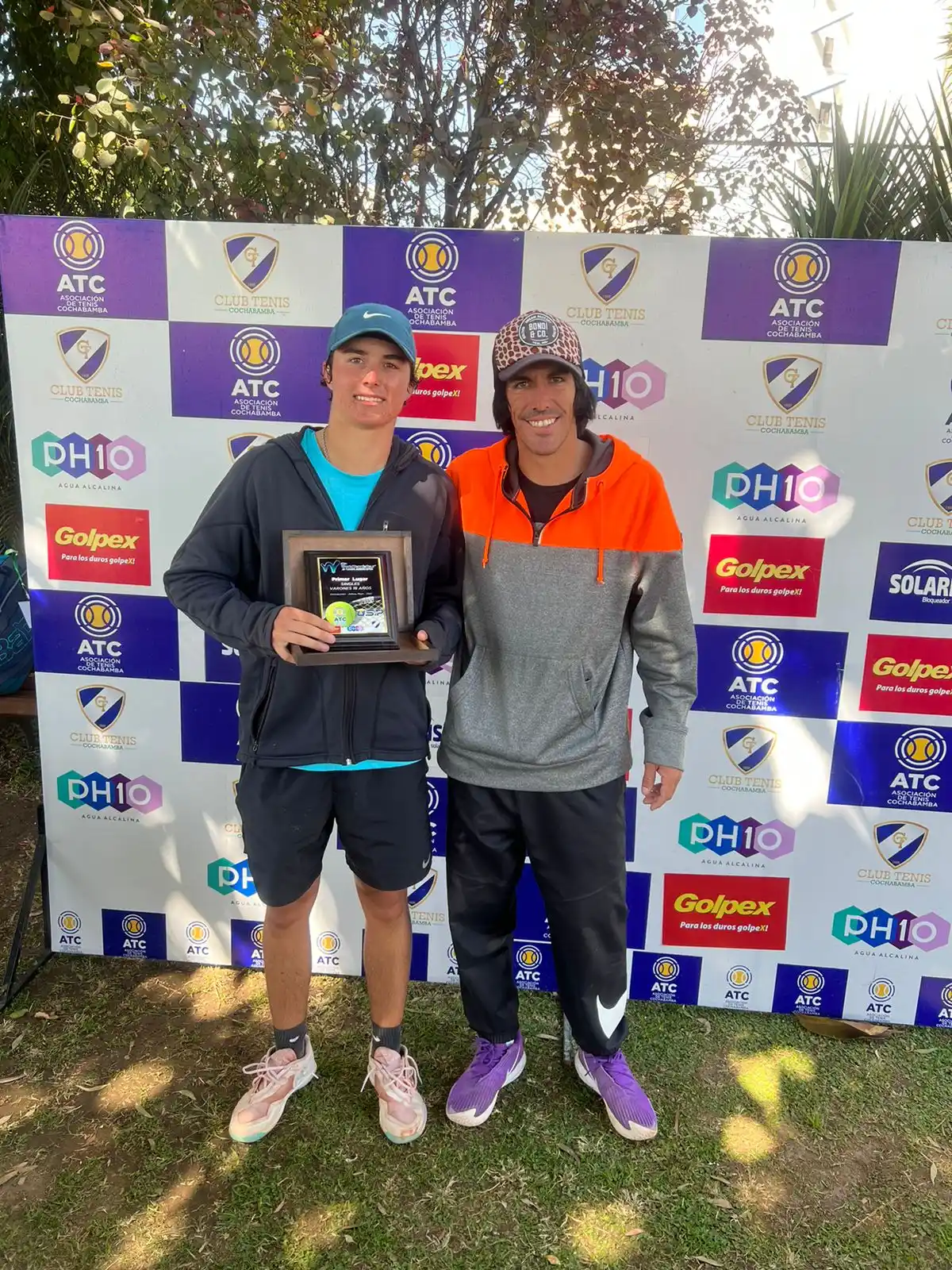 Goity y su entrenador Jerónimo Beber.