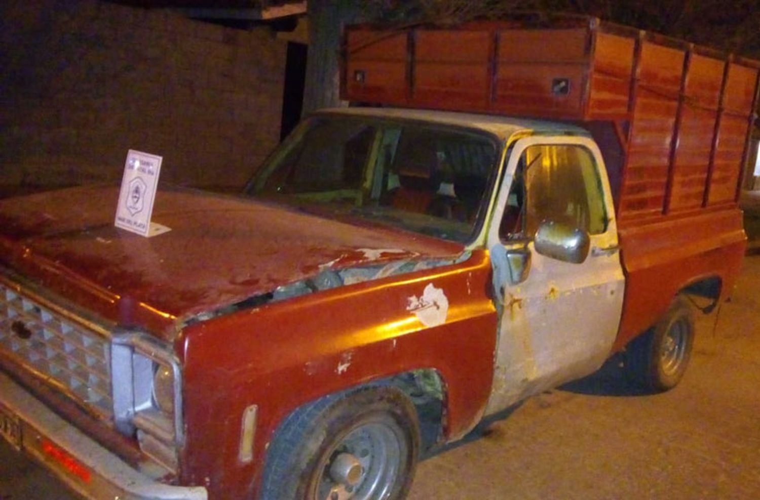 Aprehenden a un hombre en su casa con una camioneta robada