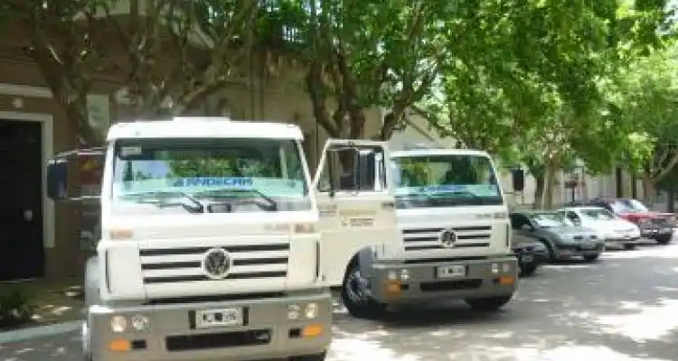 Guacone presentó camiones para Obras Públicas