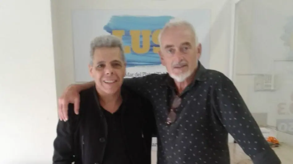 Walter Larroquet: El Cantor Marplatense que Resuena en Medellín