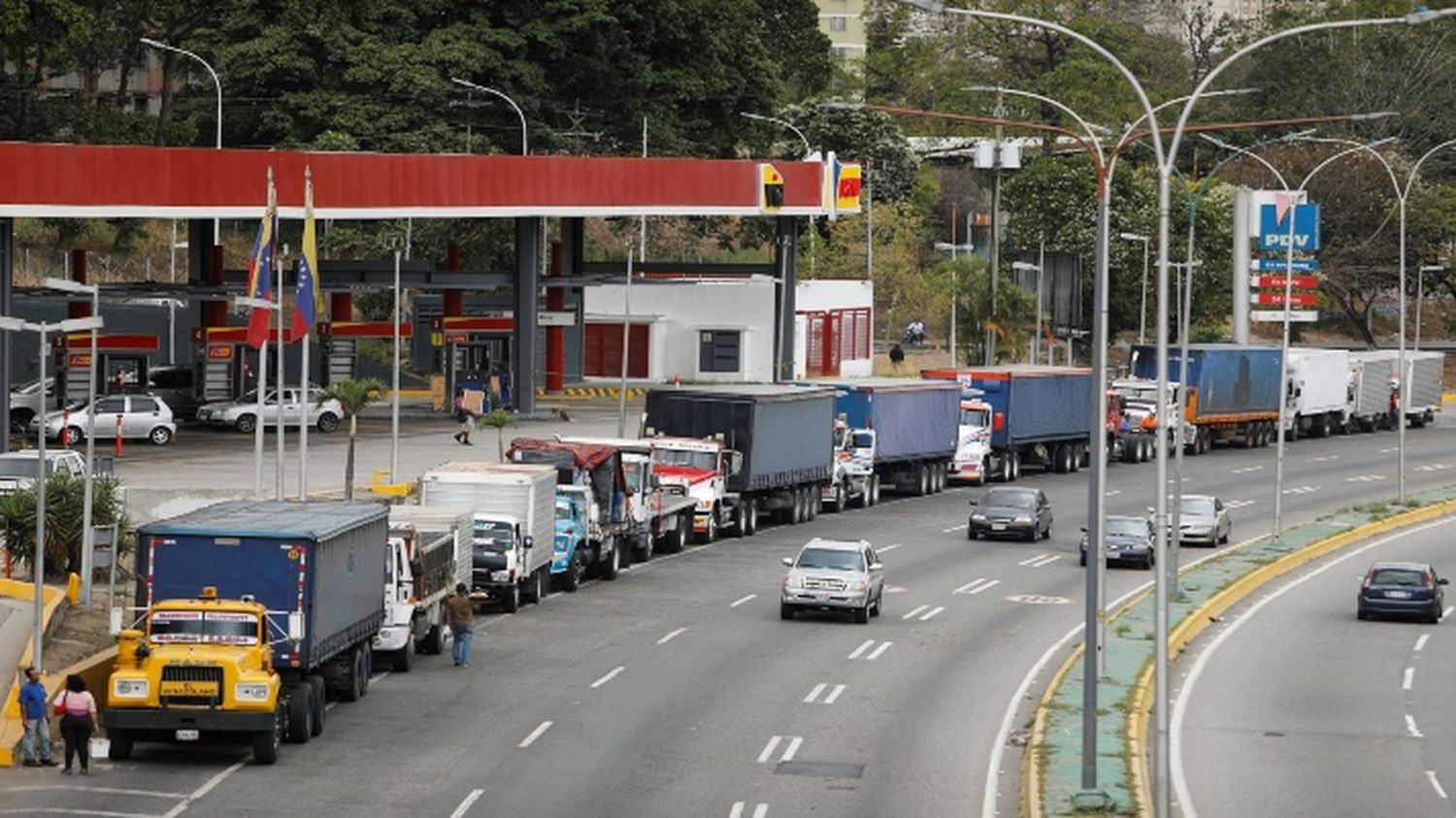 PRIMERO FUE LA GASOLINA, AHORA ES EL DIÉSEL: conductores deben pagar $ 0,50 por litro