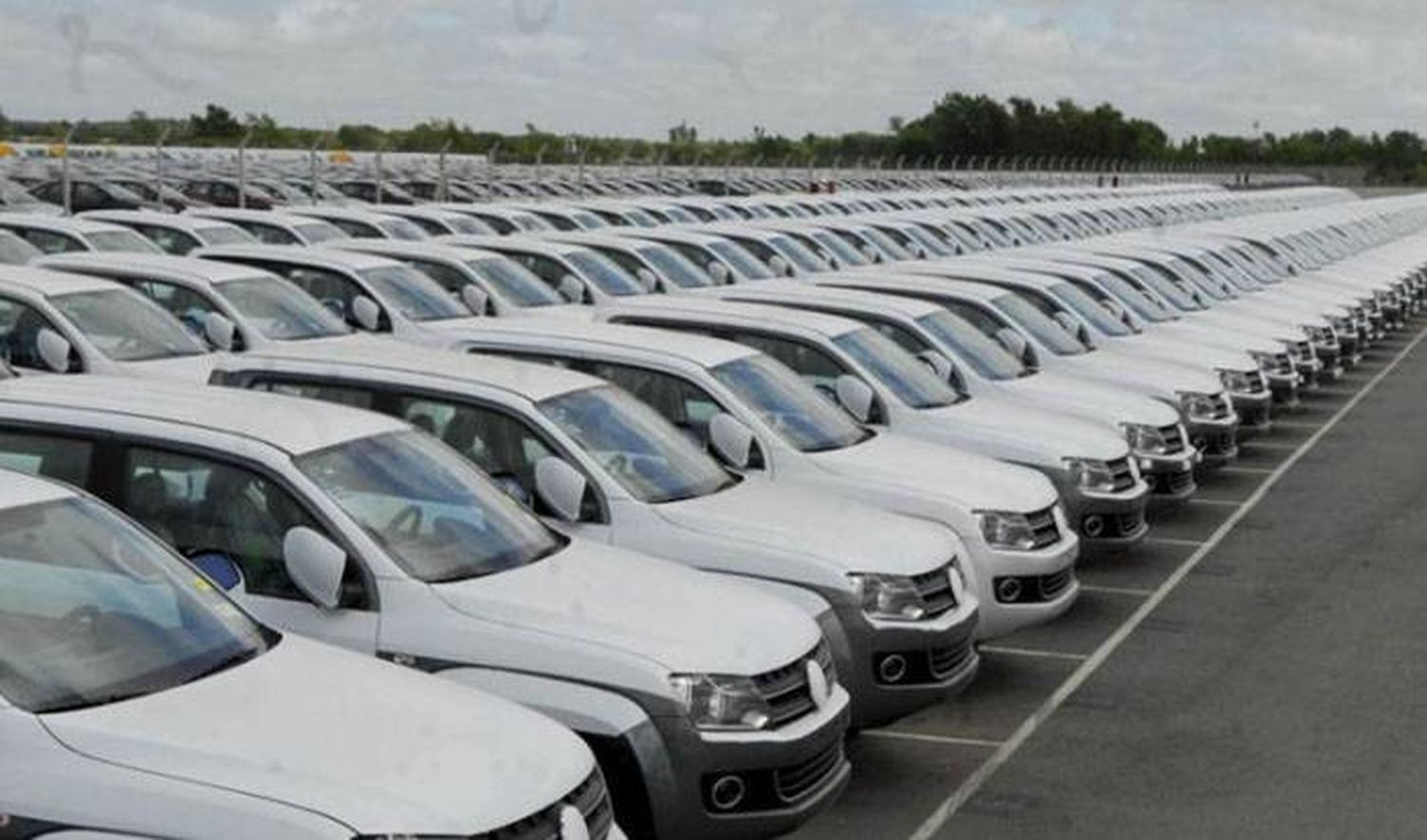 Los autos fabricados en el país impulsaron la venta récord de 400.000 unidades 