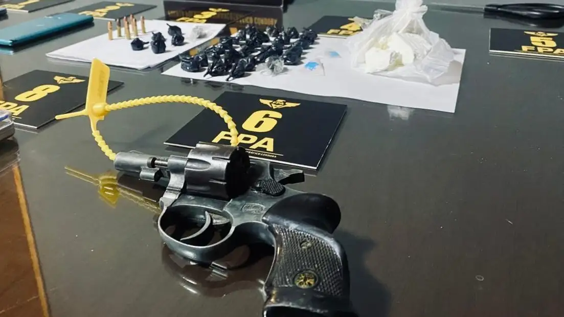 Secuestraron cocaína y un arma de fuego en Arroyito: hay dos detenidos