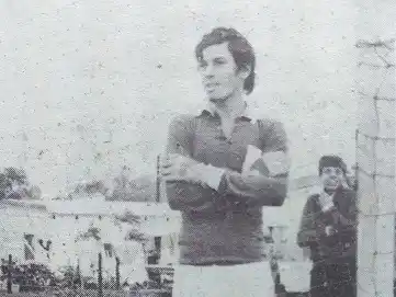 Bocha Suárez en 1971, defendiendo el arco de Juventud.