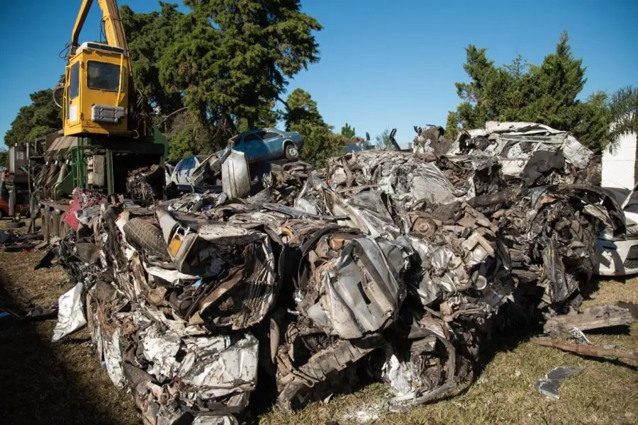 Provincia finalizó la compactación de más de 300 vehículos decomisados