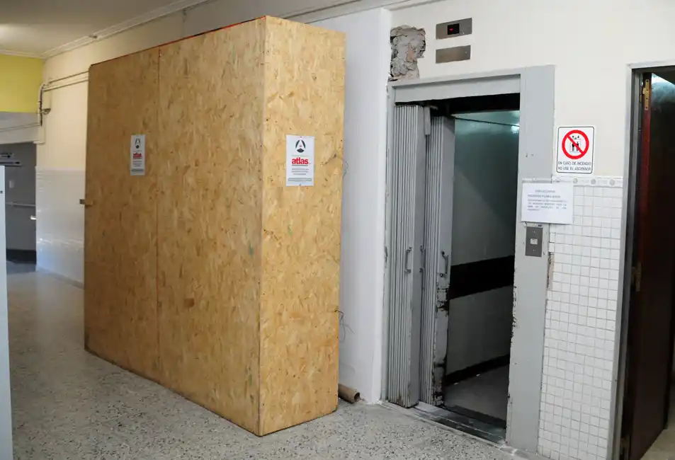 El lunes se pondría en funcionamiento  uno de los nuevos ascensores del Hospital